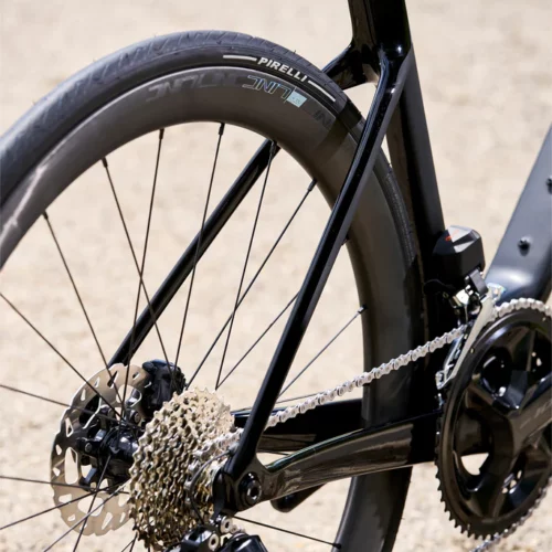 Polygon_Helios_A7_-_105_Di2_Carbon_Road_Bike_-_wheels_ms