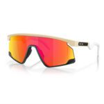 Oakley Sunglasses Unisex Bxtr With Matte Desert Tan Frame And Prizm Ruby Lenses