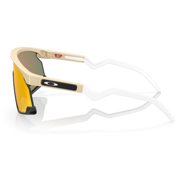 Oakley Sunglasses Unisex Bxtr With Matte Desert Tan Frame And Prizm Ruby Lenses - Image 3