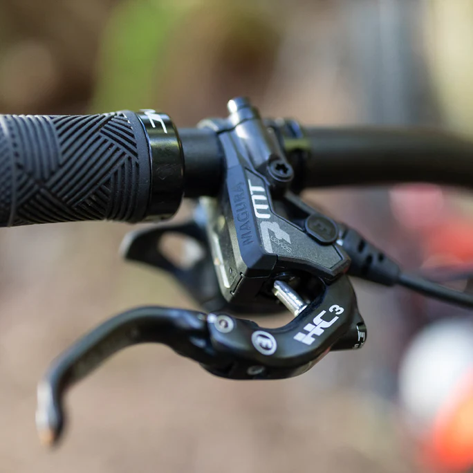 Polygon_Collosus_T8_-_Carbon_All-Mountain_Bike_magura_mt_7 Polygon_Collosus_T8_-_Carbon_All-Mountain_Bike_magura_mt_7