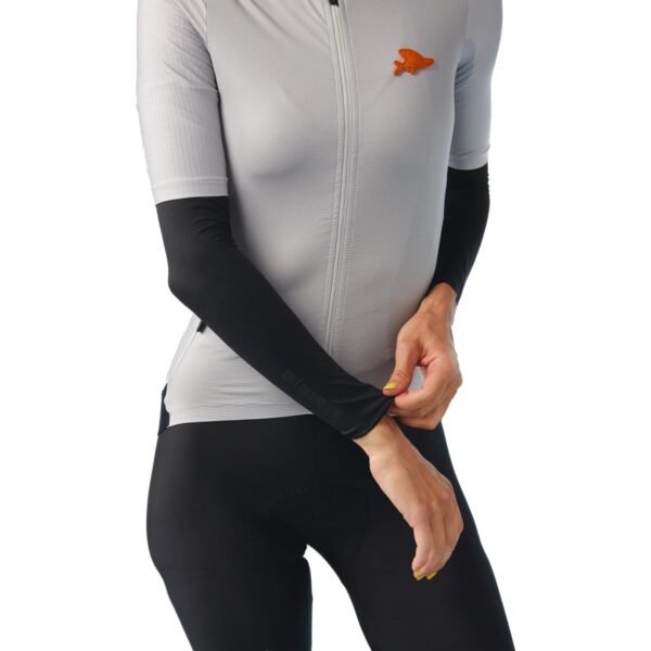 Cafe Du Cycliste Arm Warmers Teodora Unisex - Image 3
