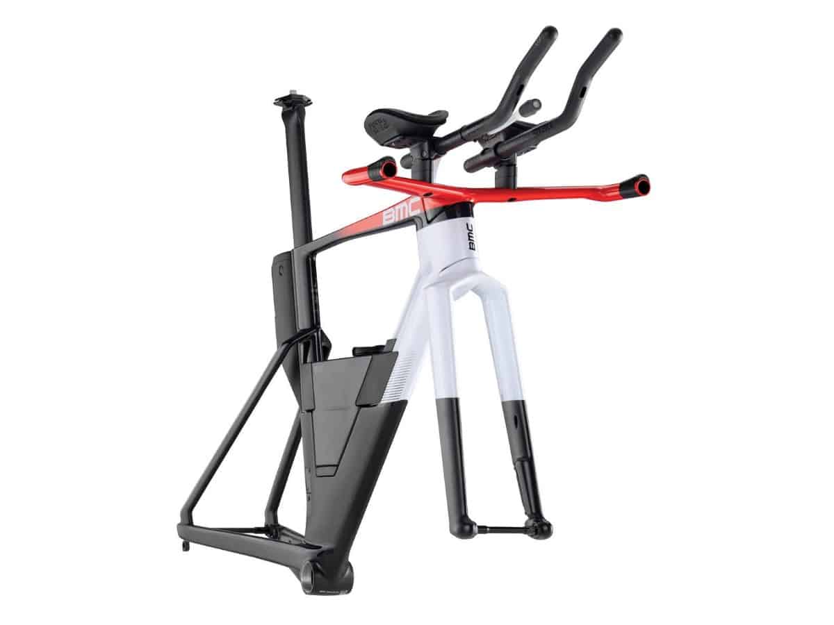 BMC Speedmachine 01 Module in the Cool White / Neon Red colourway, front three-quarter view of the frameset and cockpit
