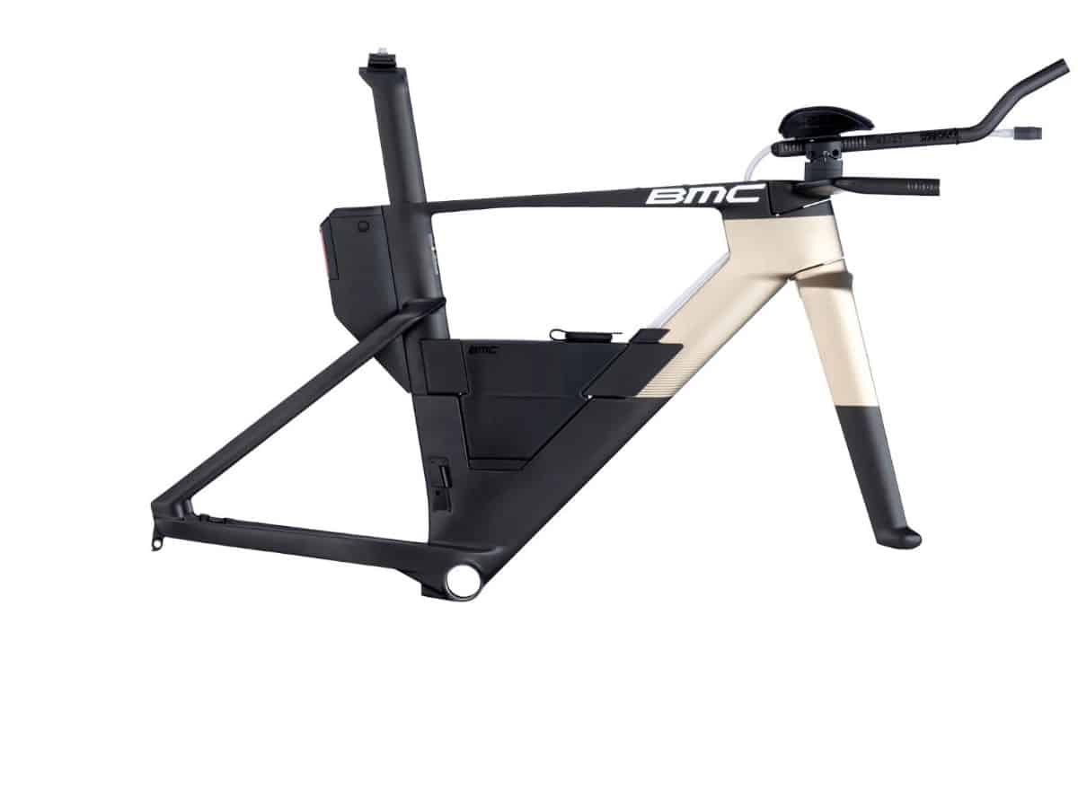 Integrated Fuel Tank 1200 hydration system built into the top tube of the BMC Speedmachine 01 Module in Carbon / Dust Gold
