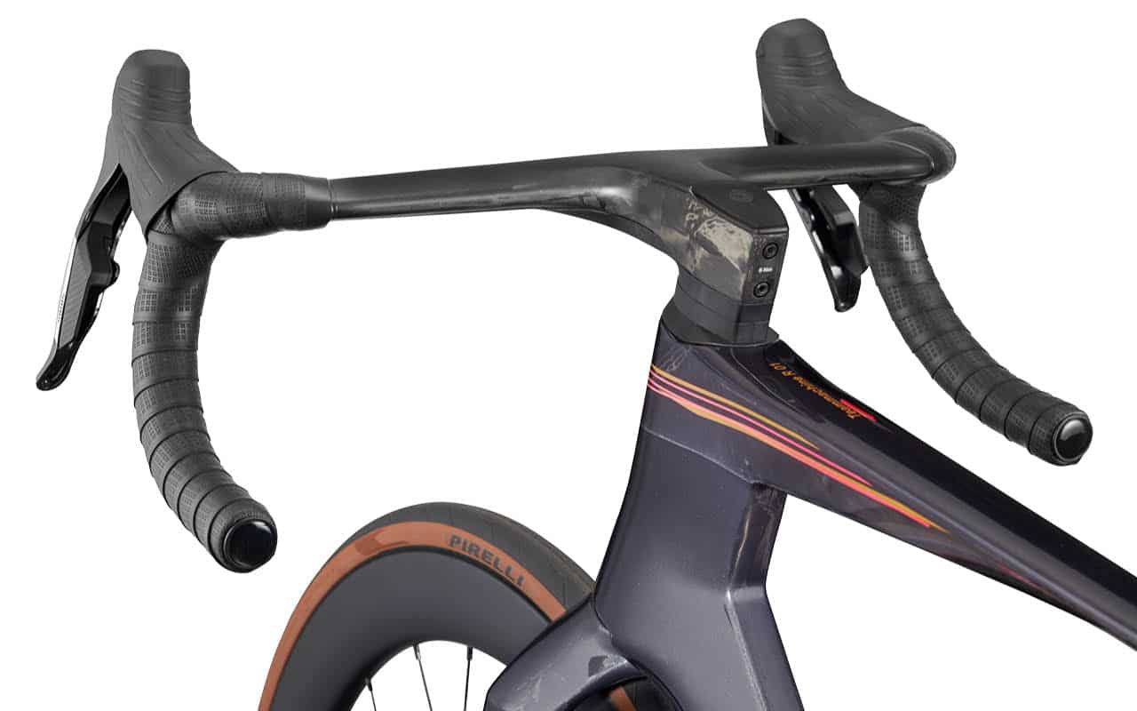 Close-up of the BMC ICS Carbon Aero Gen 2 one-piece carbon cockpit with fully internal cable routing