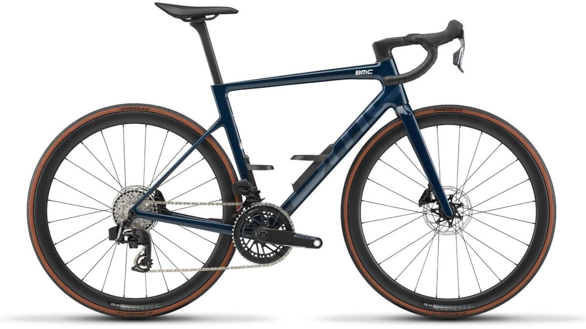 SRAM Force AXS 2x12 groupset with a single-sided power meter and CR 40 carbon wheels on the BMC Teammachine SLR 01 FIVE