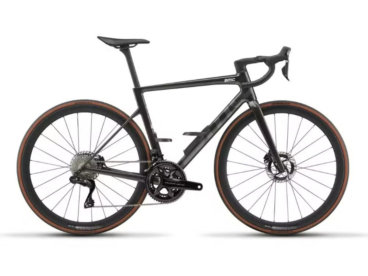 Shimano Dura-Ace Di2 2x12 groupset with a 4iiii Precision Gen3+ power meter and CR 40 SL carbon wheels on the BMC Teammachine SLR 01 FOUR