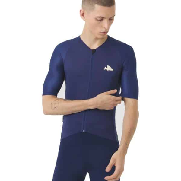Close-up of the collarless low profile neckline and full length zip on the Vinciane jersey
