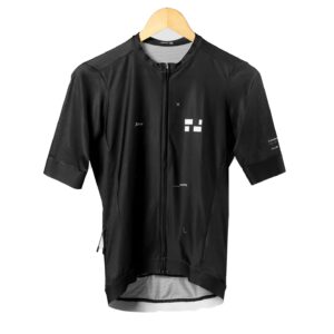 Dérive Volume women’s short sleeve cycling jersey in black, front view
