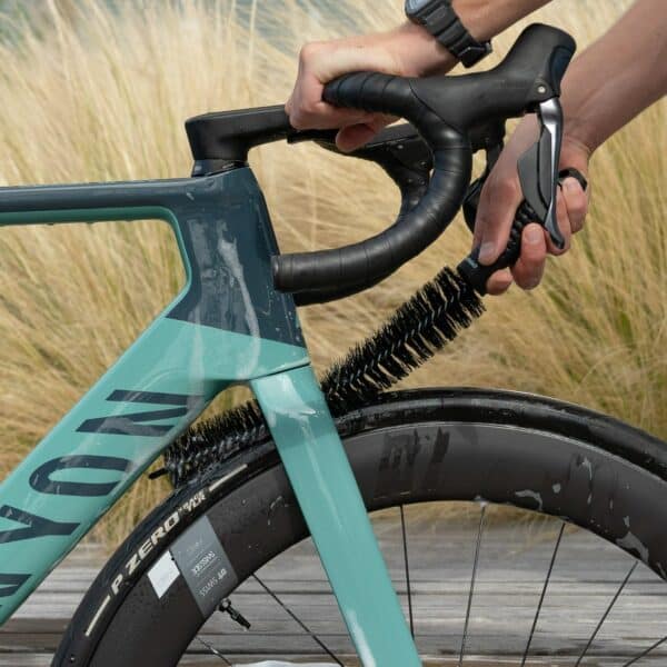 Dynamic So Long Brush reaching behind the fork between the front wheel and the down tube