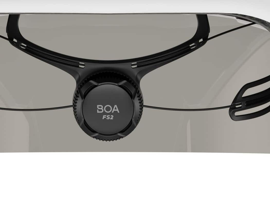 Close-up of the BOA FS2 dial and low-friction lace guides on the uvex Ultimate Race X
