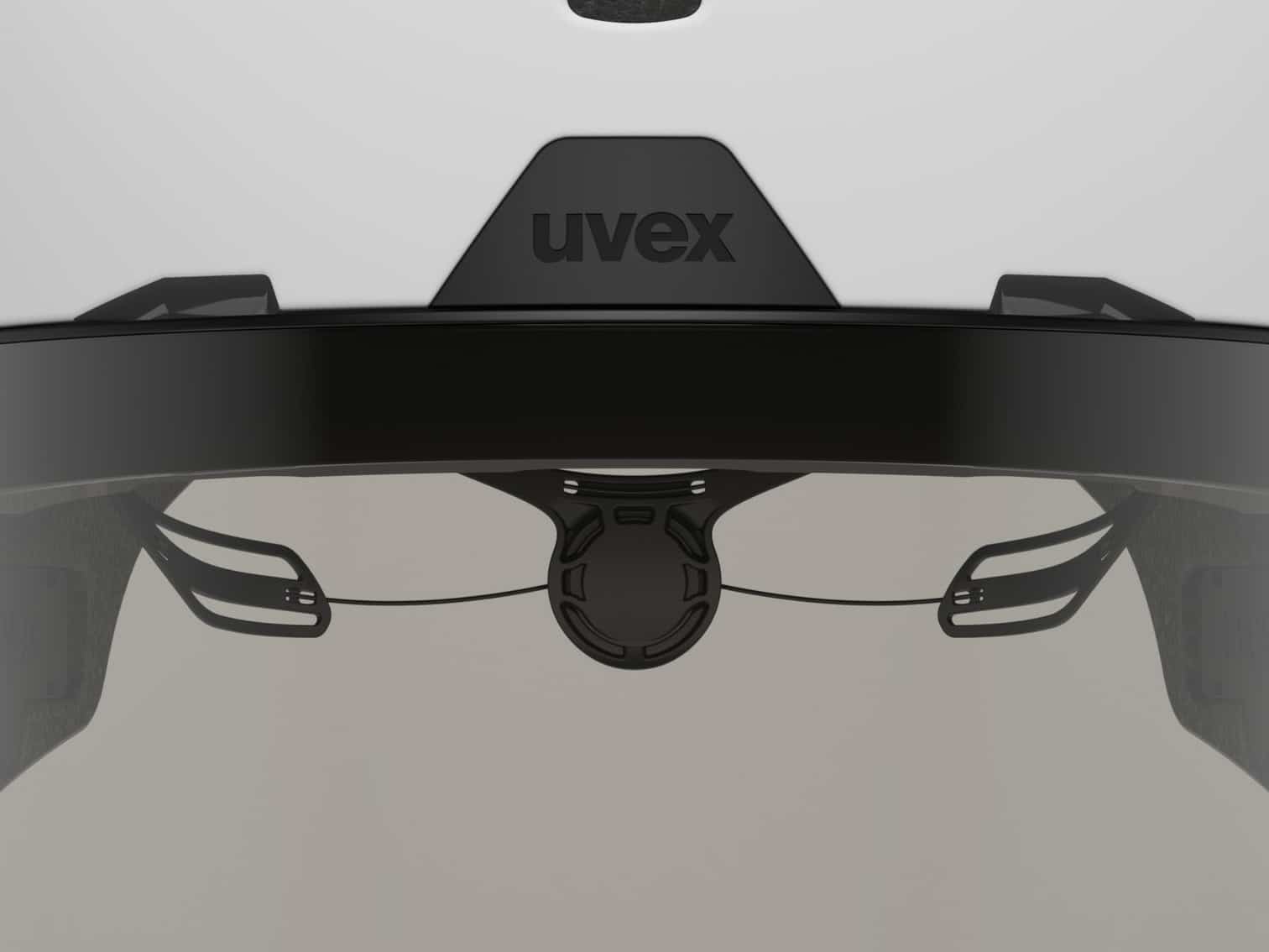 Close-up of the magnetic mount and litemirror silver category 2 visor on the uvex Ultimate Race X