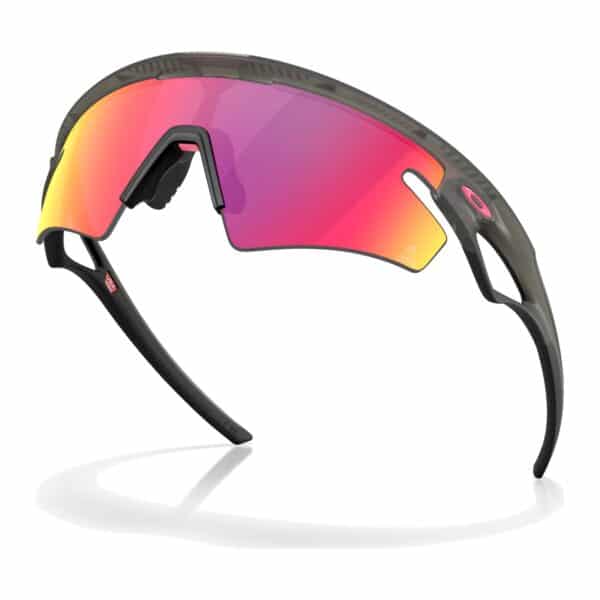 Oakley Sphaera Slash Giro d'Italia seen from above, slash lens shape and molded-in earsocks