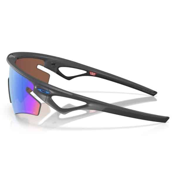 Oakley Sphaera Slash Matte Carbon, side profile of the frame and arm with earsock