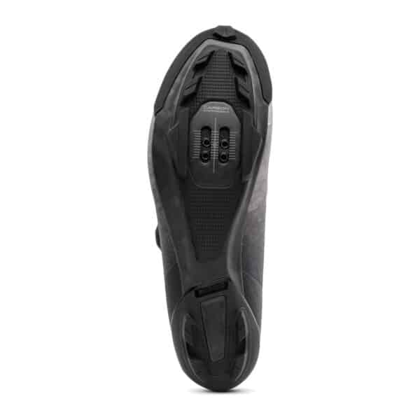Sole of the Shimano SH-RX801 with carbon composite plate, SPD cleat mount and rubber tread